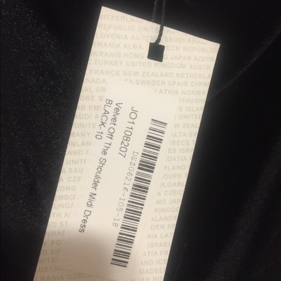 Velvet off shoulder dress BRAND NEW W/ TAGS - Picture 3 of 3